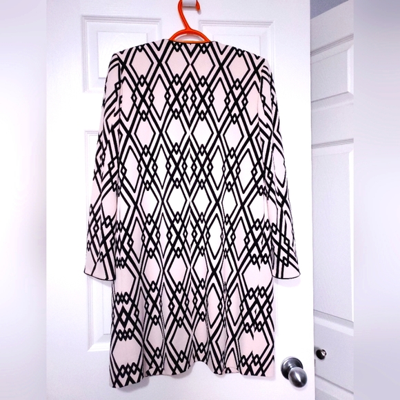 Isaac Mizrahi Live! Geometric pattern open jacket blazer size 2 (XS) black beige - Picture 5 of 10
